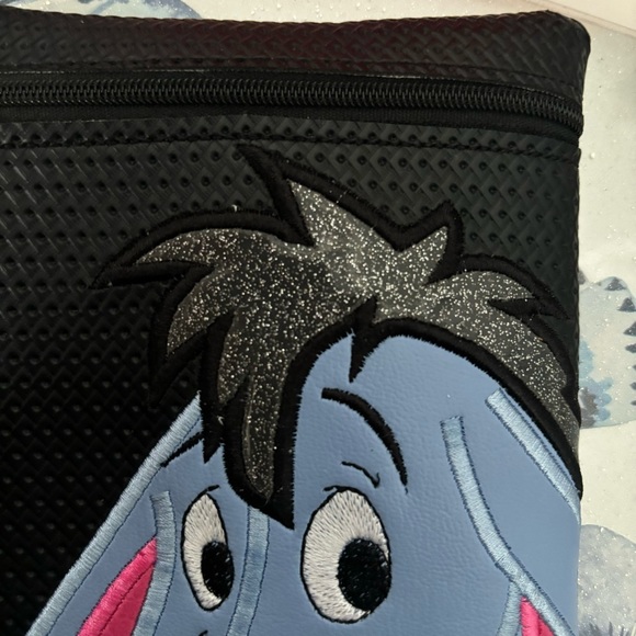 Disney Embroidered Eeyore Pouch Clutch Wallet Wristlet - Picture 2 of 4